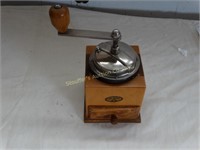 Antique wood coffee grinder Tre Spade 3 3/4" x 3
