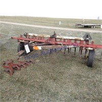 12ft field cultivator w/extra shanks