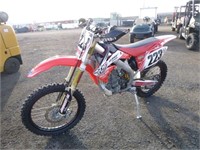 2005 Honda CRF450R Dirt Bike