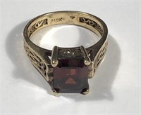 10 K Garnet Ring