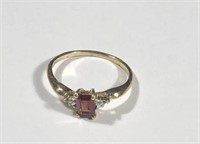 10K Garnet And Diamond Ring