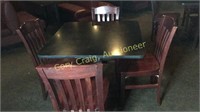 Table with 4 Chairs 3X3