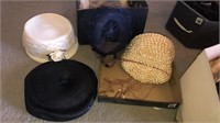 Lot of assorted vintage ladies hats