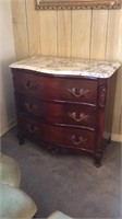 Early Victorian mahogany marble top 3 drawer chest