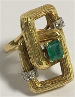 18k Gold, Diamond & Emerald Ring