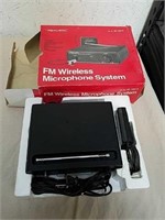 Realistic FM wireless microphone system in