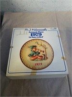 Collectible Hummel 1979 Goebel plate