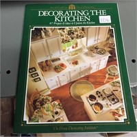 BOOK - DECORATING THE KITCHEN