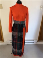 1960'S POLY KNIT GOWN - SIZE SMALL
