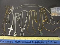 Lot of vintage necklaces