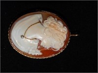 14k Gold Cameo Pendant