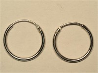 Sterling Silver Earrings (~weight 0.56g)