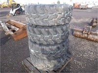 8 Lug 365/70R18 Equipment Tires