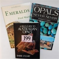"A FIELD GUIDE TO AUSTRALIAN OPALS" BY BARRIE
