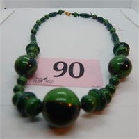 VINTAGE GLASS BEAD NECKLACE FROM 1930-1940S 18"