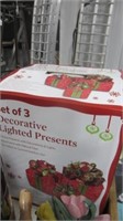 LIGHTED PRESENTS
