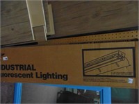 INDUSTRIAL FLUORSCENT LIGHT NEW IN BOX