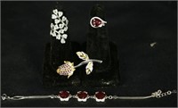 MIXED LOT OF FOUR PIECES OF LADIES S. S. JEWELRY