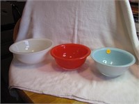 3 Vtg Pyrex Bowls 1=8&1/2" (nice) 2=7" with some
