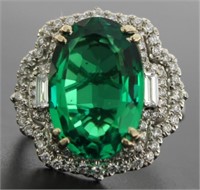 18kt Gold 7.86 ct Oval Emerald & Diamond Ring