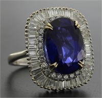 18kt Gold 10.37 ct Sapphire & Diamond Ring