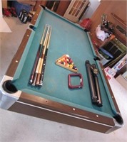 Gotham 8 Ft. pool table with (3) Cues, bridge,