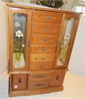 Jewelry box with eight drawers, necklace and ring