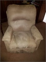 LA-Z-BOY RECLINER (SHOWS WEAR AND STAINS)