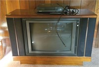 GE CONSOLE TV, VHS PLAYER 42X19X29