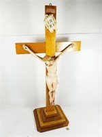 Grand crucifix d'autel vintage