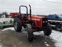 Massey Fergusen 471 tractor