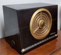 RCA Victor 9-X-561 Bakelite Tube Radio