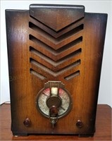 Midwest HH-7 'The Moderne' Tombstone Radio