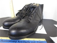 Military Boots new; size 10