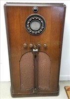 Airline Model 62-271 'Movie Dial' Console Radio