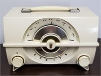 Zenith Model Y615-W Tube Radio 13"