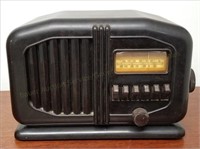 Truetone D-1012 Stratoscope Tube Radio 1942
