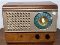 Emerson Model 504 Tube Radio 1946