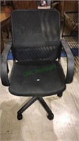 Office desk chair with a mesh back, (793)