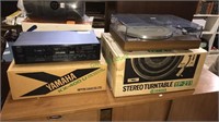 Yamaha turntable, model YP – 211, Yamaha stereo