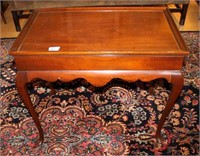 QUEEN ANNE STYLE MAHOGANY TEA TABLE WITH CANDLE