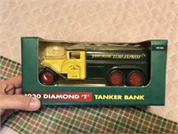 ERTL JOHN DEERE DIAMOND "T" TANKER