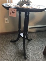 ANTIQUE MAHOGANY CLAW FOOT ACCENT TABLE
