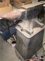Large Anvil on Stand . Perfect for a  Black Smith