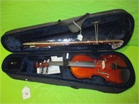 Skylark 3/4 Violin w Case  "unused"