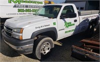 2007 Chevrolet 2500HD, Gas V8, 2WD, showing
