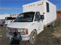 2001 GMC SAVANA 3500 CUBE VAN