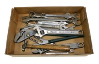 Lot, wrenches: 1-channel lock, 2- crescent, 20