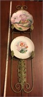 Metal wall hanger and 2 decorative plates