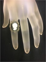 Sterling silver and rhinestone cameo ring